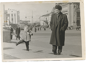 Michael Barinov with his daughter Ekaterina Barinova on the streets of Moscow